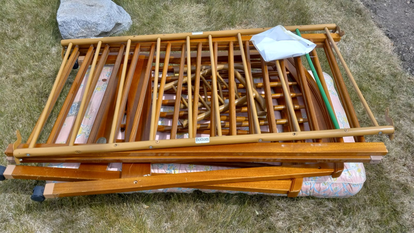 Crib/Toddler Bed