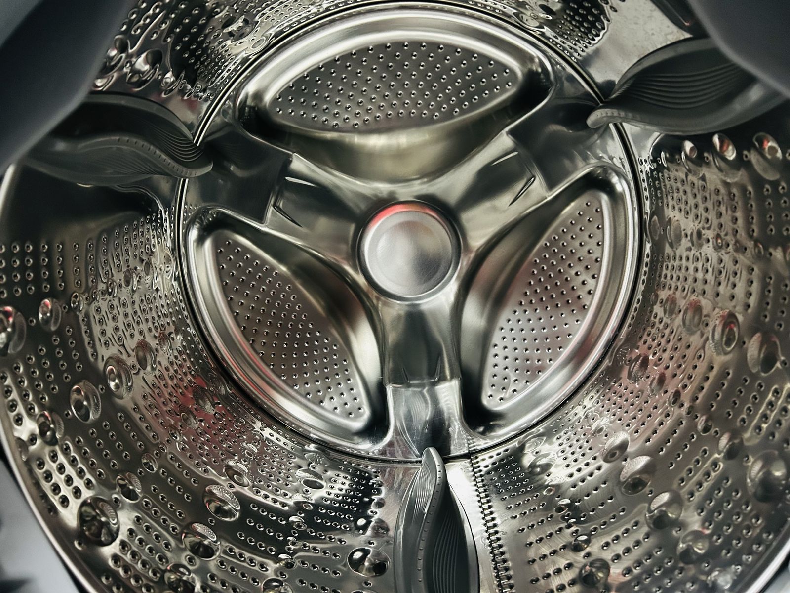 Main image 3