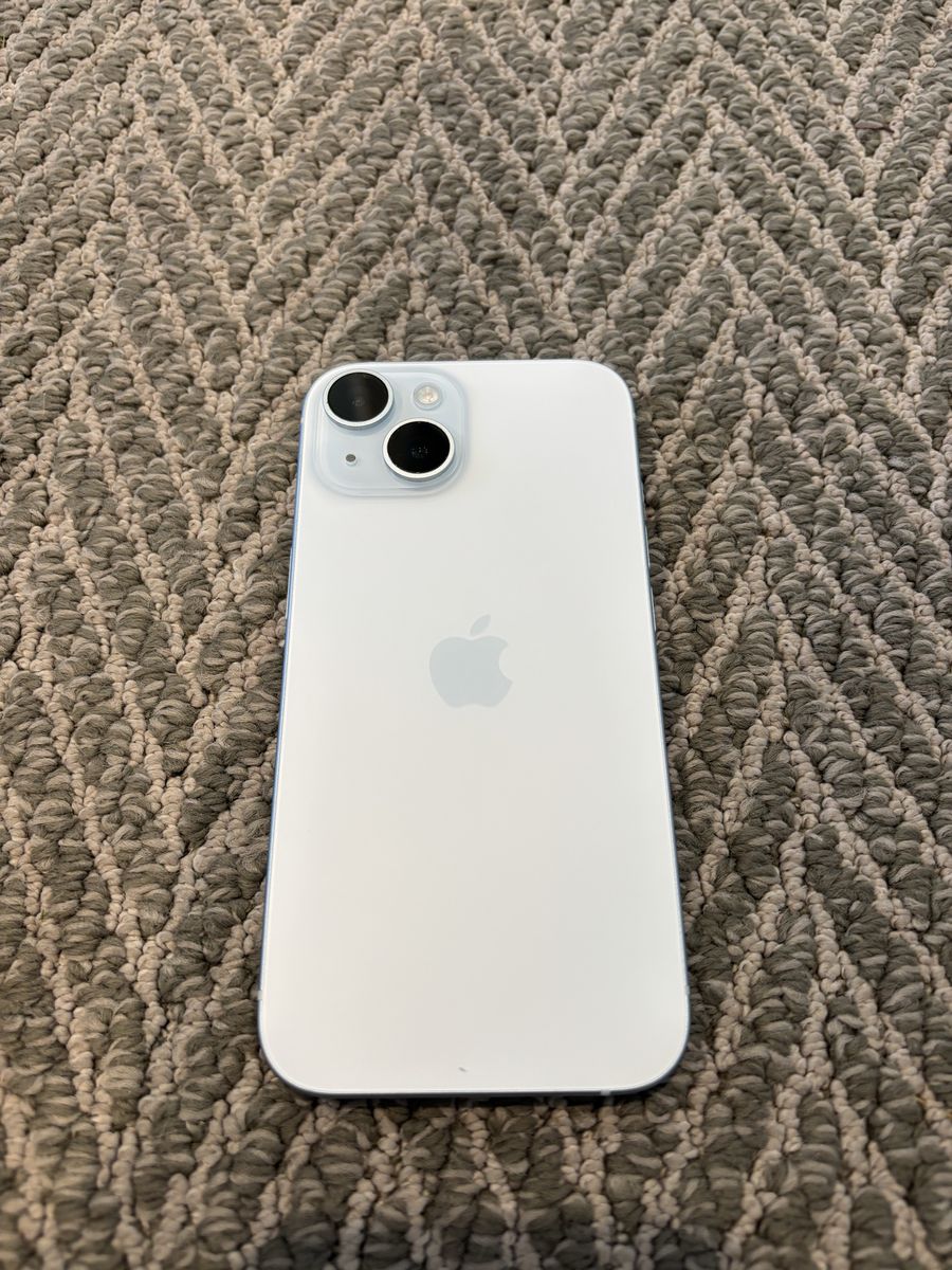 iPhone 15 (100% battery/Unlocked)