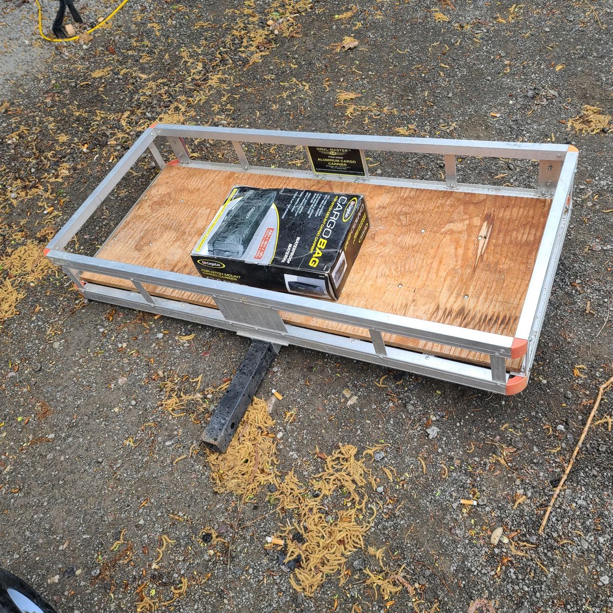 Cargo carrier with cover