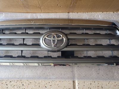 OEM TOYOTA TUNDRA/SEQUIOA LIMITED GRILL