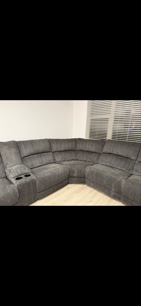 Main image 3