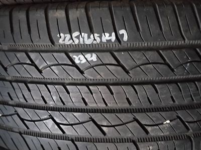 Single 225/65R17 Tire