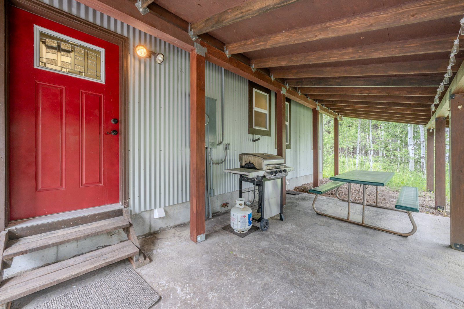 Main image 13