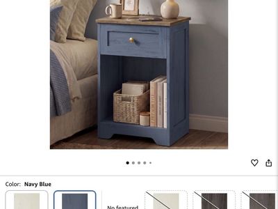 Nightstand or side table.. Nee in box!!