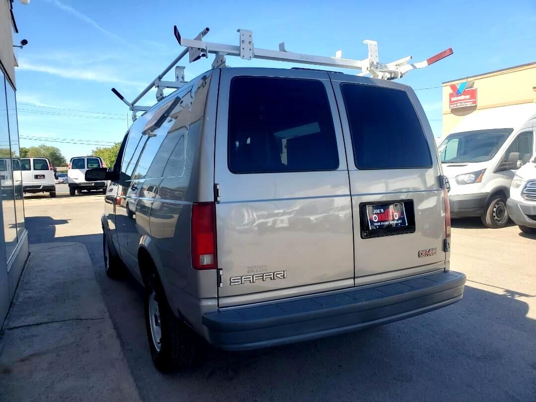 2001 GMC Safari Base