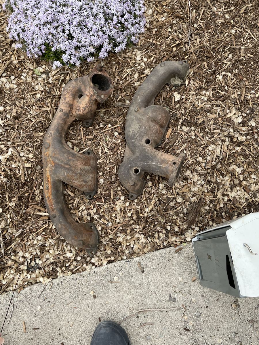 Stock Manifolds From 1967 440 GTX