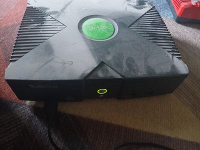 Original Microsoft Xbox Console Bundle with 5 Controllers, 4 Games, and Remote - Working Condition
