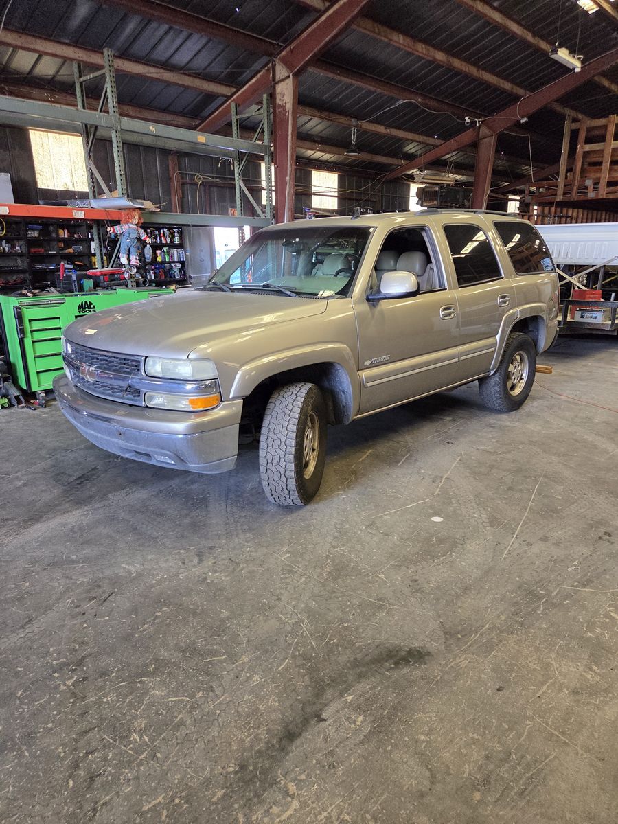 2003 chevy tahoe v8 auto 2wd 204k miles VERY RELIABLE & DEPENDABLE SUV