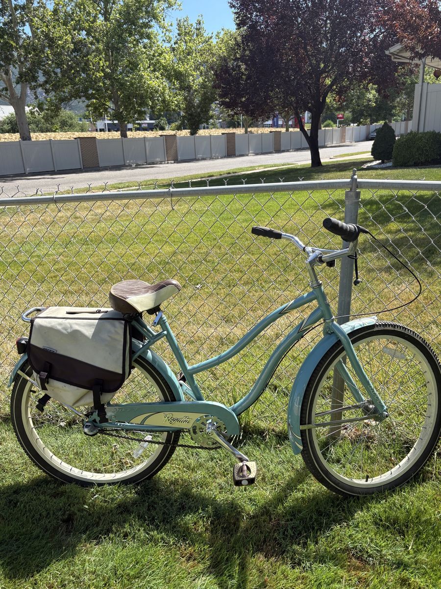 Huffy Regalia Cruiser Bike