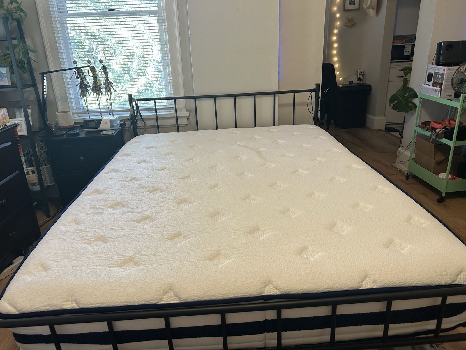 10in Hybrid Memory Foam Queen Mattress-Very Good