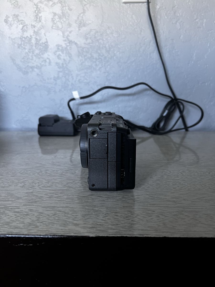 Main image 5