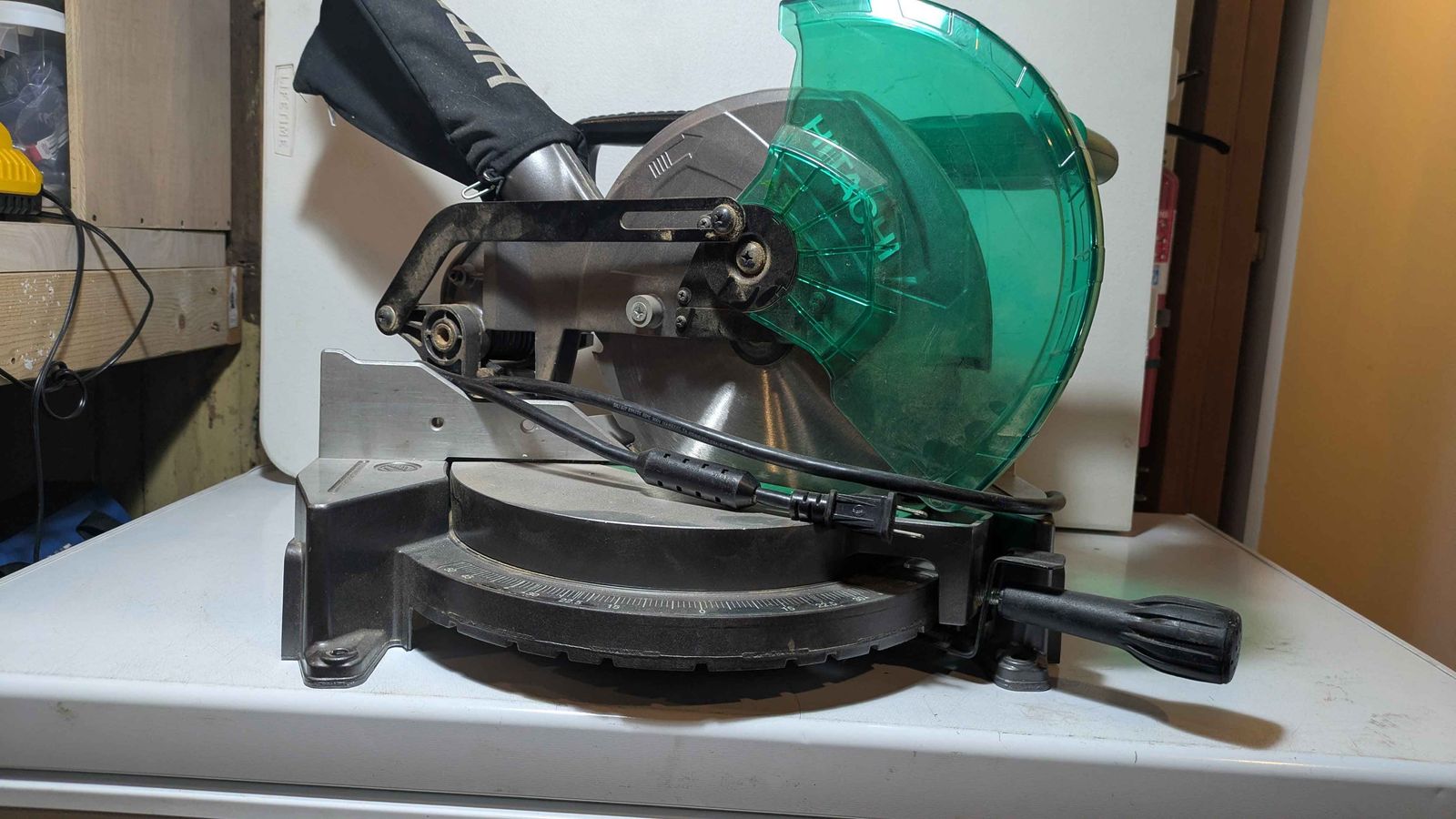 10 Inch Hitachi Compound Miter Saw