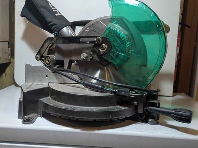 10 Inch Hitachi Compound Miter Saw