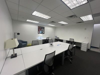 Maximize Productivity: Get Your Ideal Desk Today!