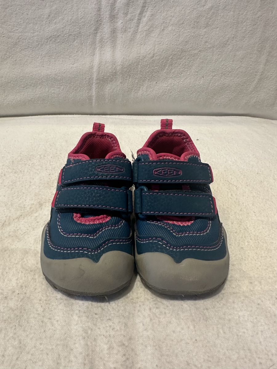 Keen toddler size 4, teal/hot pink, hiking shoes