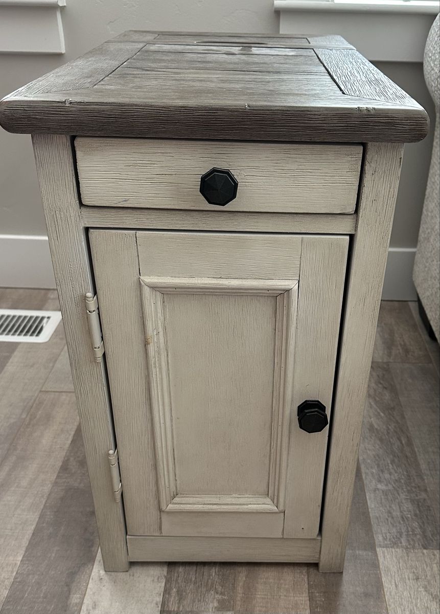 Broyhill Side Table