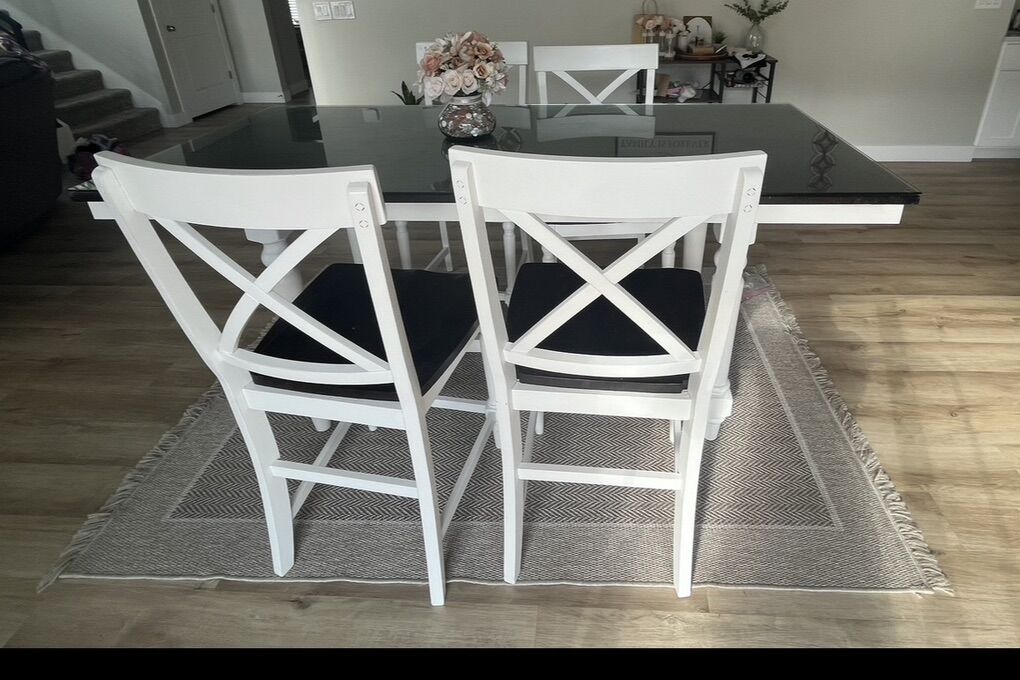 Countr Height Dininb Table