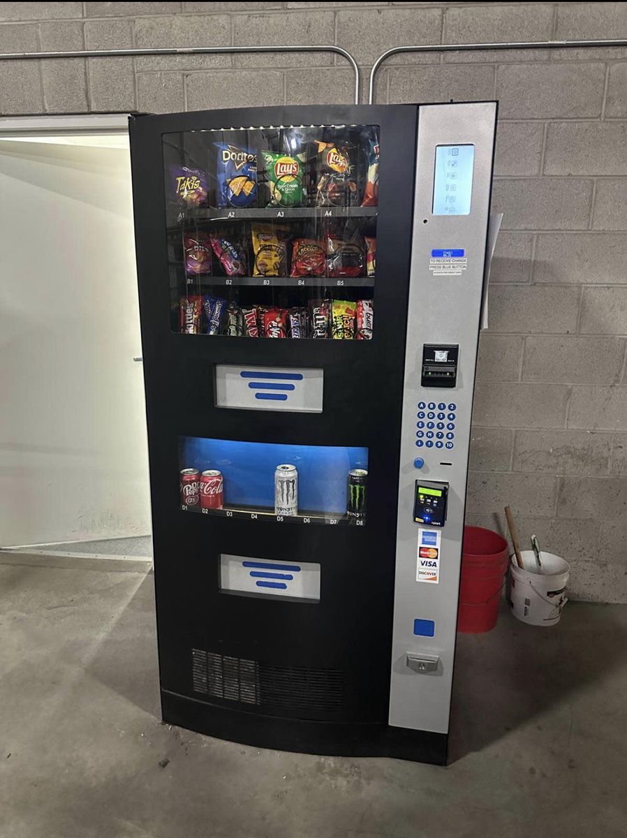 Seaga Snack & Cold Beverage Combo Vending Machine