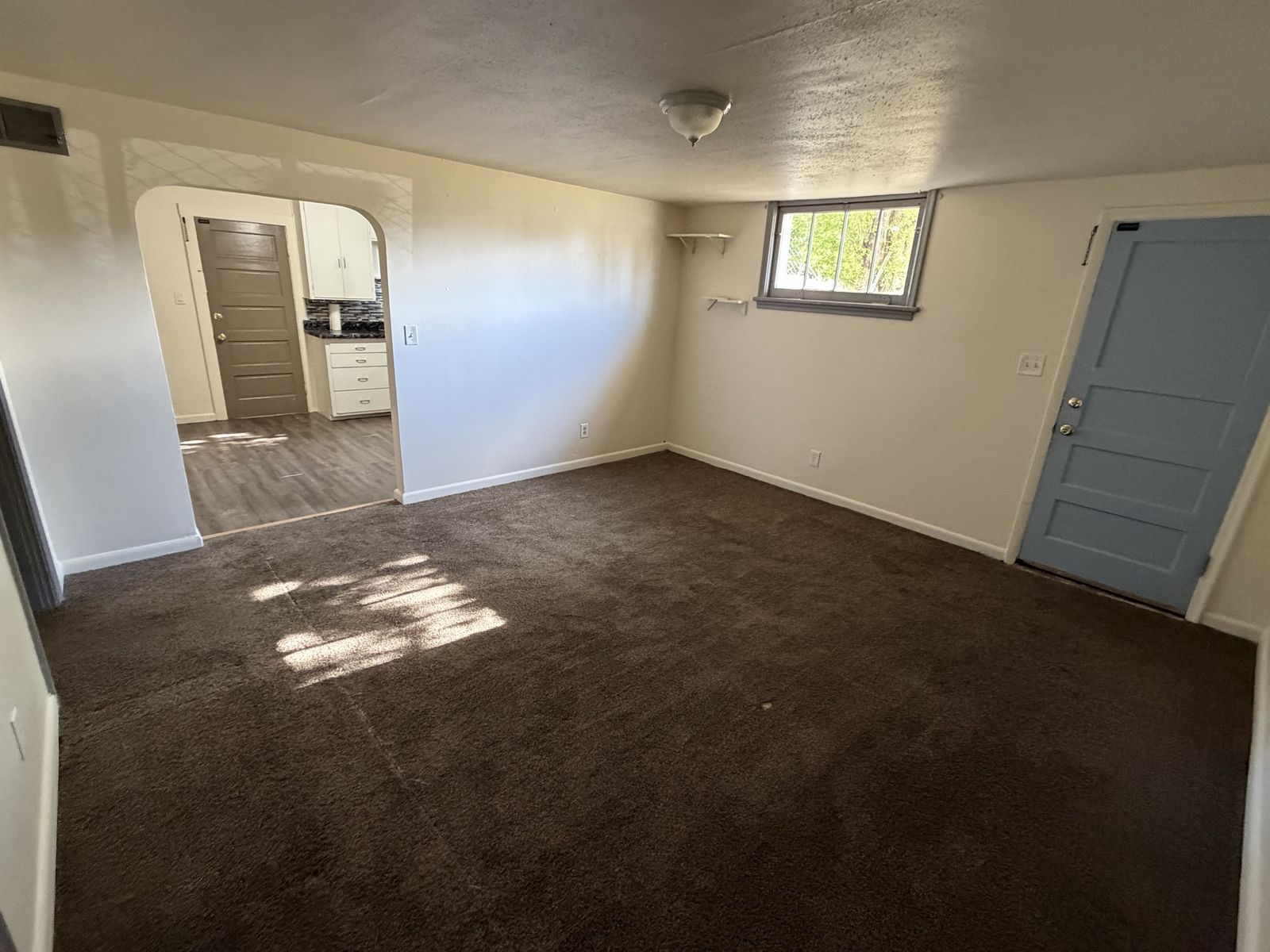 Main image 9