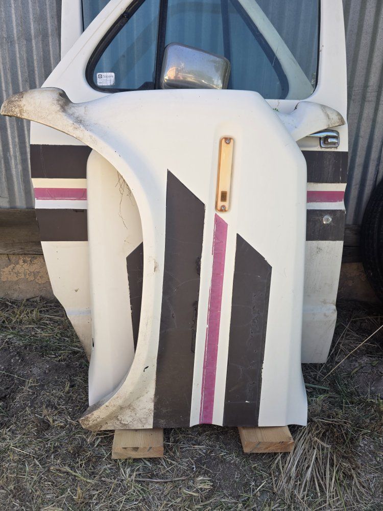Main image 4