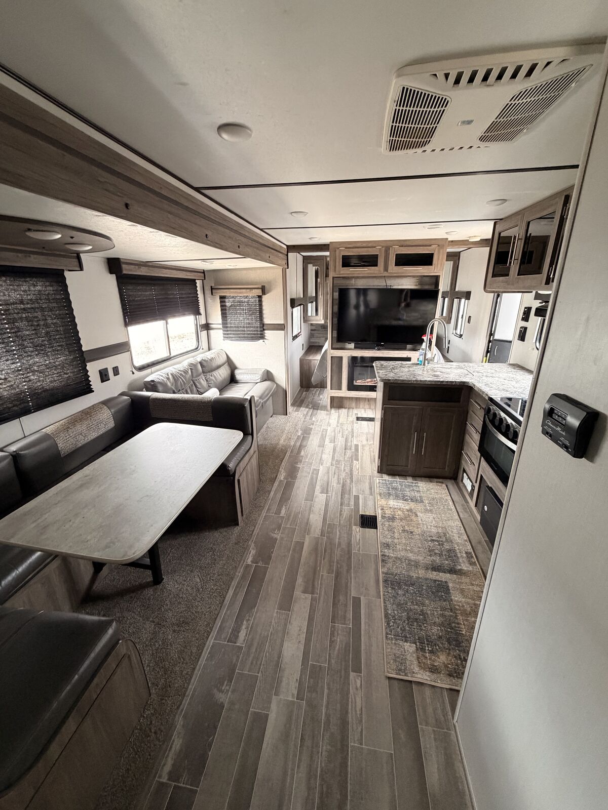 2021 Crossroads Zinger 328 SB