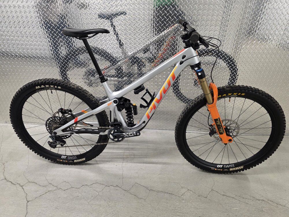 Pivot Firebird Medium 29