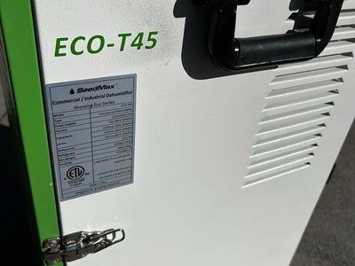 Grow Tent And Dehumidifier