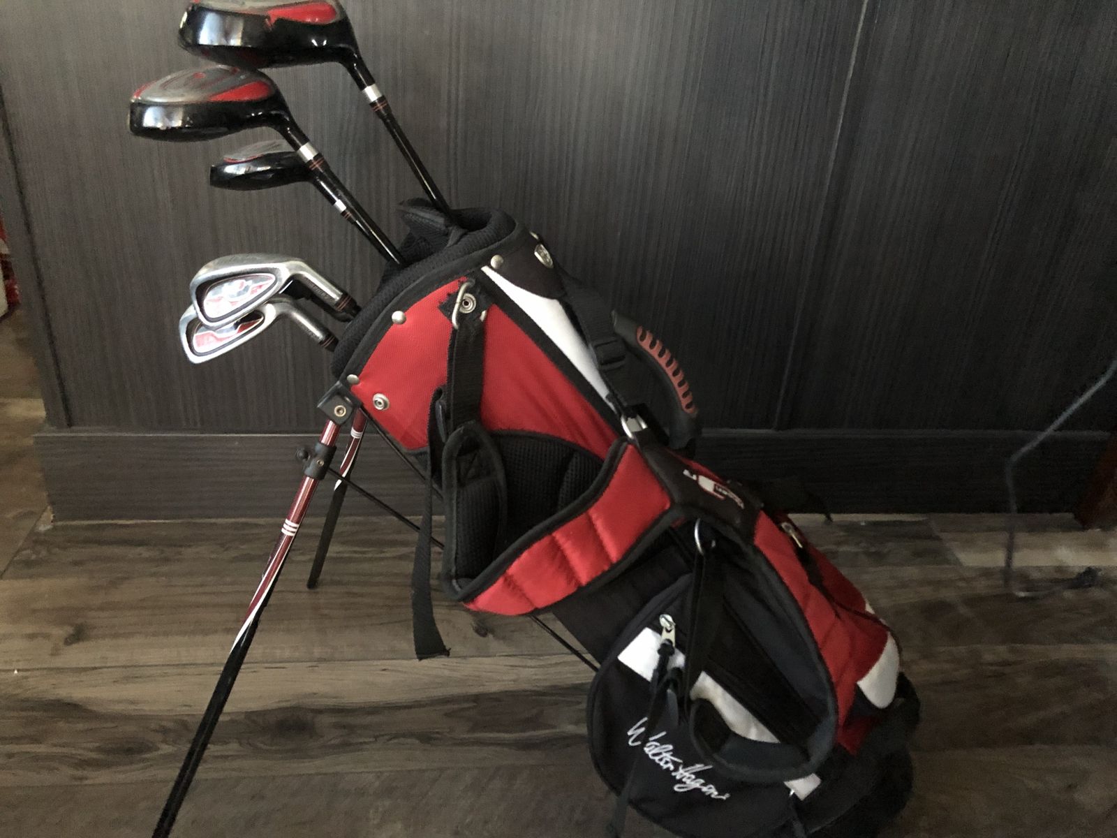 3’9” to 4’3 Tall Walter Hagen Junior Golf Kids Set Boys Girls