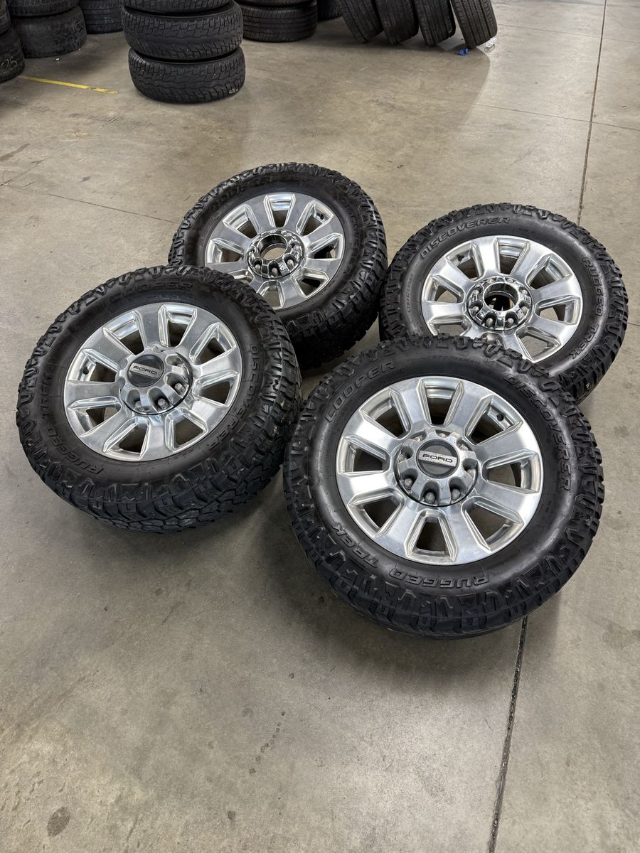 2022 Ford F350 Platinum OEM 20in rims/ 275/65/20