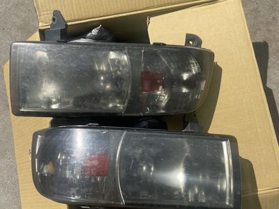 01 Ram 2500 Headlights