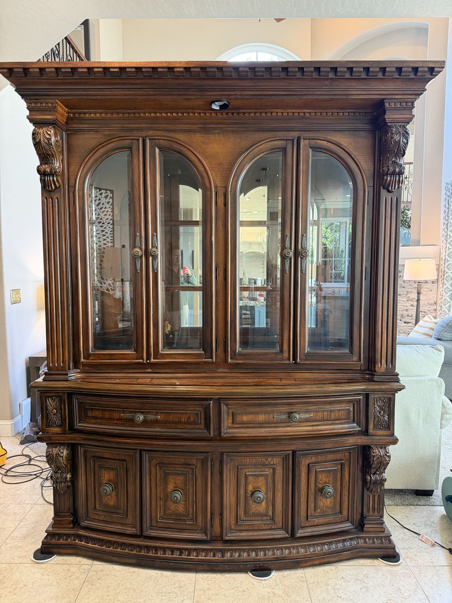 Stunning Dark Wood Display Cabinet/Hutch with Glass Doors & Carved Details