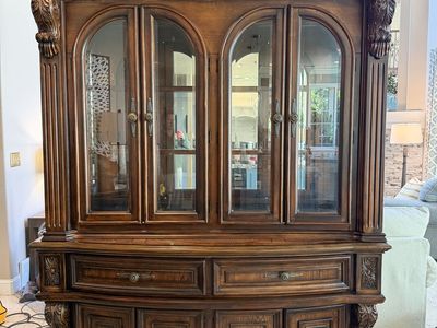 Stunning Dark Wood Display Cabinet/Hutch with Glass Doors & Carved Details