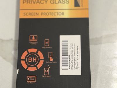 iPhone 16 Pro Privacy Protective Screens