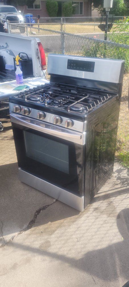 Samsung Stainless Steel Gas Range Oven, 5-Burner with Self-Clean