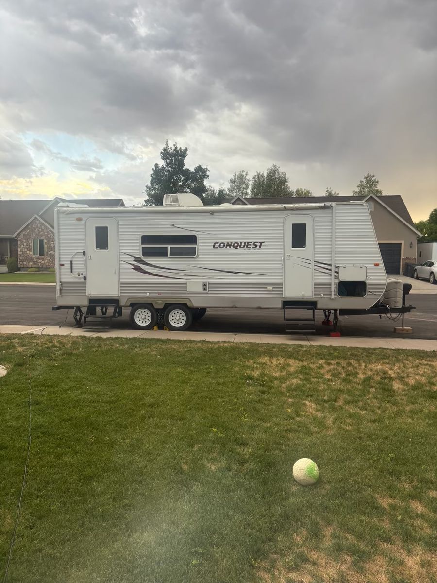 2011 Conquest Travel Trailer