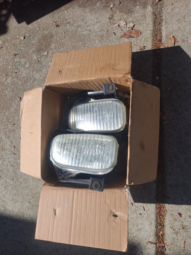 First Gen Tundra Fog Lights 2000-2002