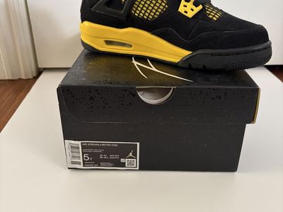 Nike Air Jordan 4 retro yellow black size 5Y
