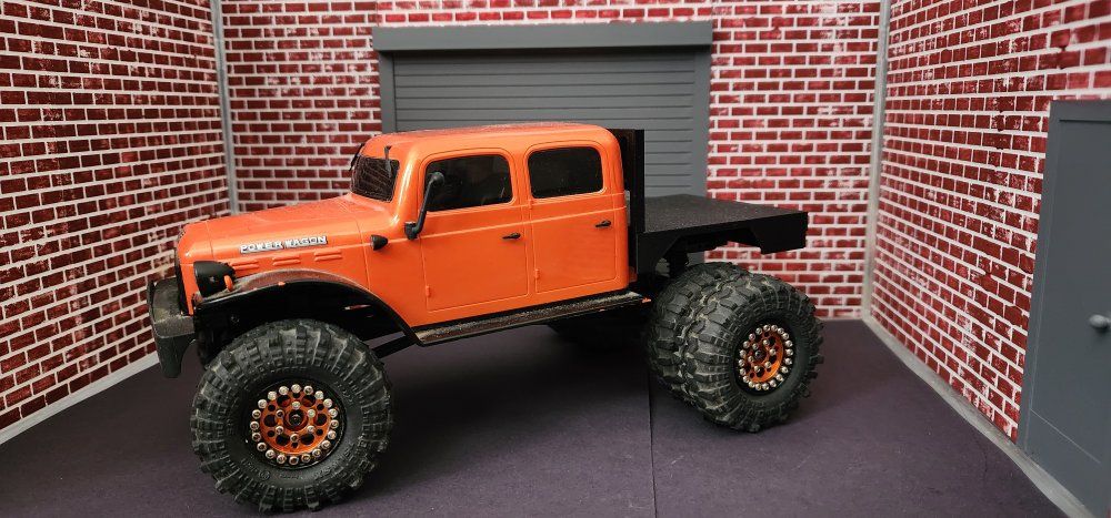 scx24, Trx4m, Ascent 18, scale garage!