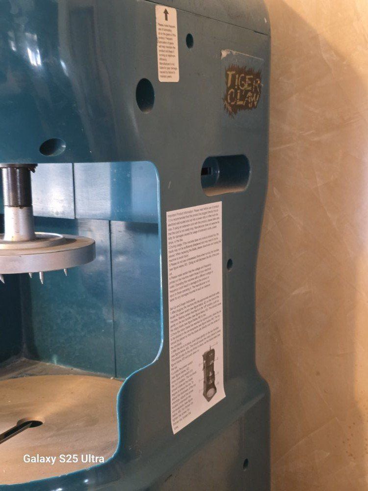 Main image 5