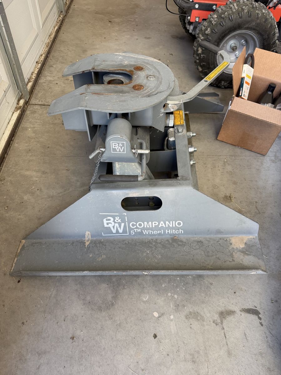 B&W Companion 5th Wheel Hitch