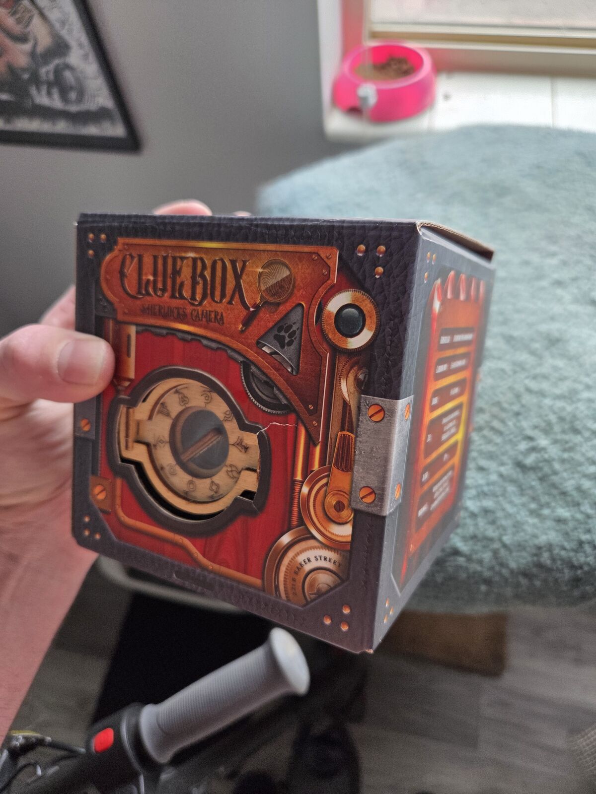 Cluebox sherlock holmes game its very cool
