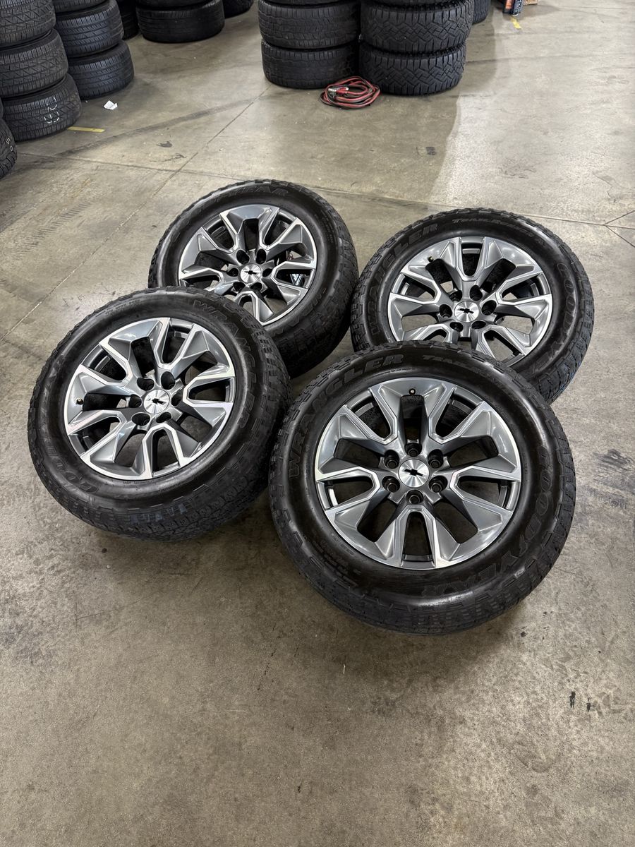 2023 Chevy 1500 RST OEM 20in wheels/ 275/60/20 tires