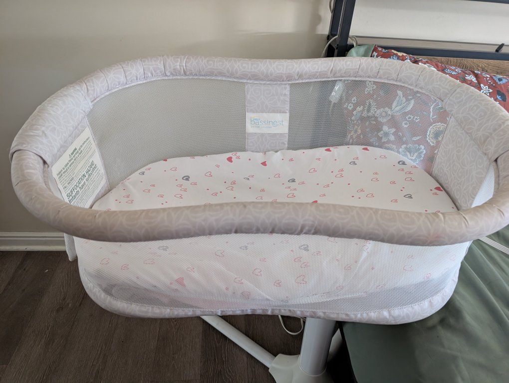 Halo Swivel Bassinet