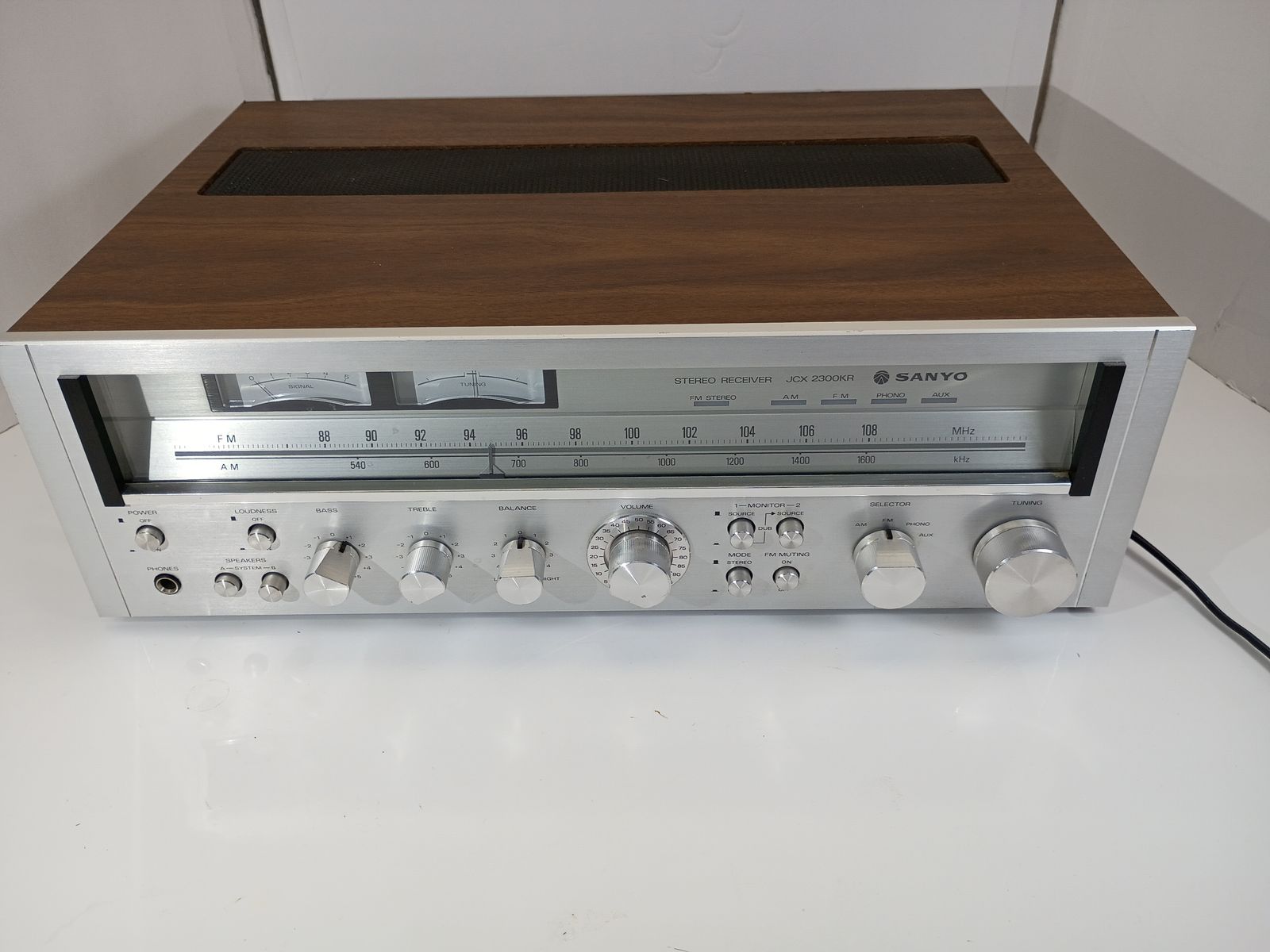 Sanyo Stereo Receiver Model JCX 2300KR Working Great 