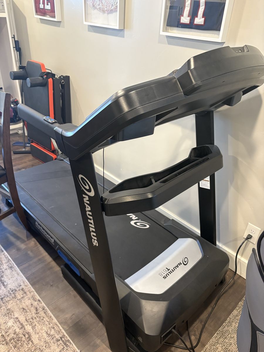 Nautilus T618 Folding Treadmill with Rebound Deck - Excellent Condition