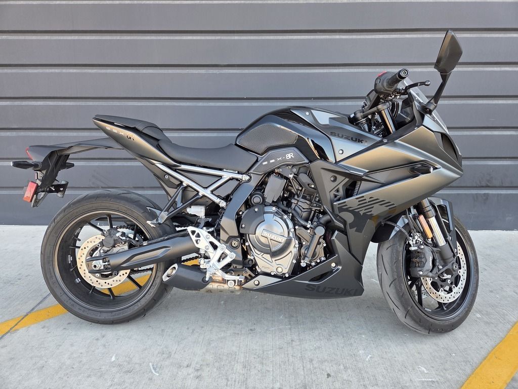 2025 Suzuki GSX-8R