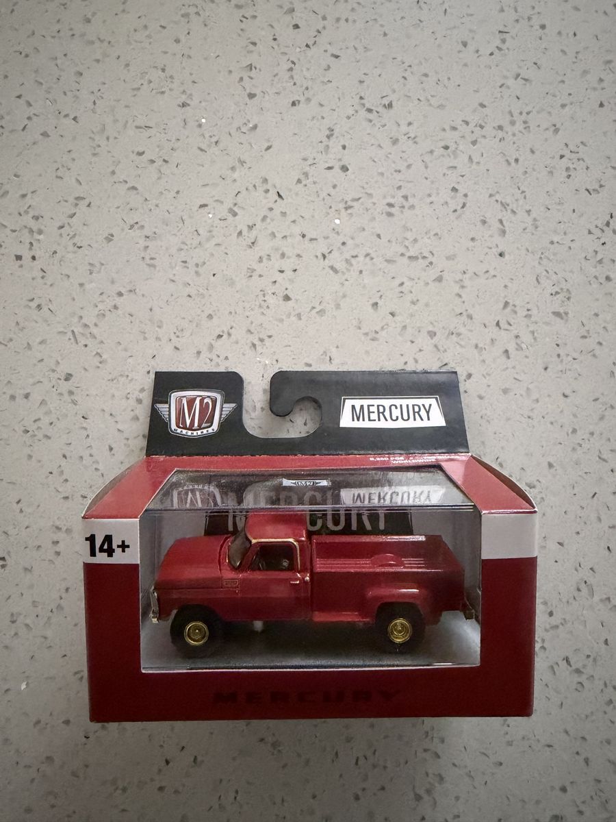 M2 1967 MERCURY M-100 4x4 750 pcs chase