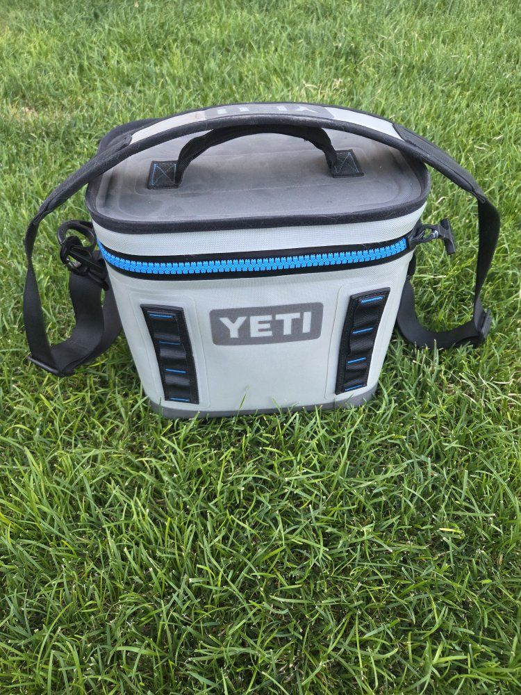 Yeti Hopper Flip 8 Cooler 