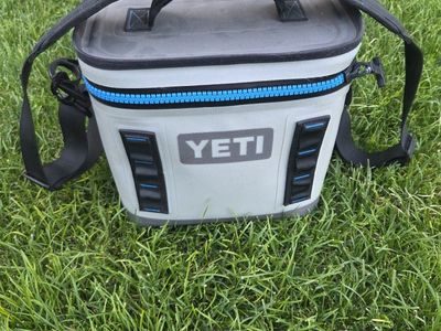 Yeti Hopper Flip 8 Cooler